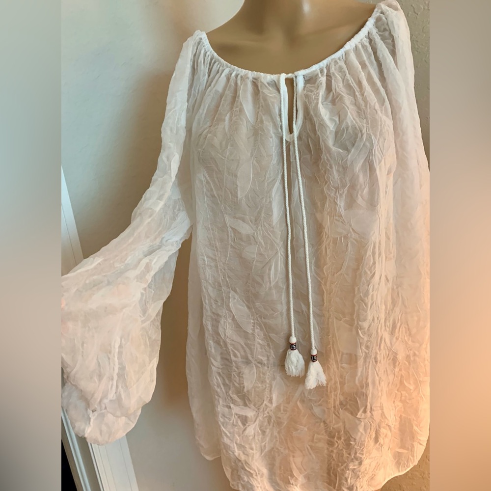 Women’s white sheer (crinkly) look tunic style blouse size XL